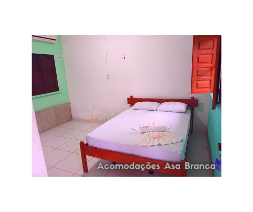  Pousada Asa Branca -  Chambre  photo :   Minibar    Shower    Safety deposit box                           