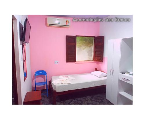  Pousada Asa Branca -  Chambre  photo :   Minibar    Shower    Safety deposit box                           