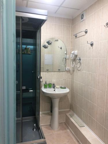 Ένα μπάνιο στο Samal-2 luxury apartments