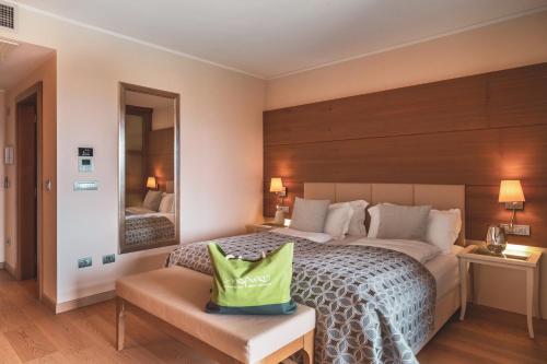 Cama o camas de una habitación en Art & Design Hotel Napura