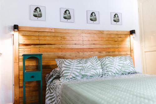 Llit o llits en una habitació de El Nido Hostel