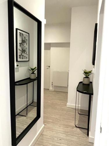 Фотография из галереи OneFiveSix - Unique Apartments Birmingham в Бирмингеме