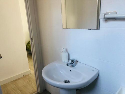 Apartment Huelin Apts, Málaga, Spain - Booking.com