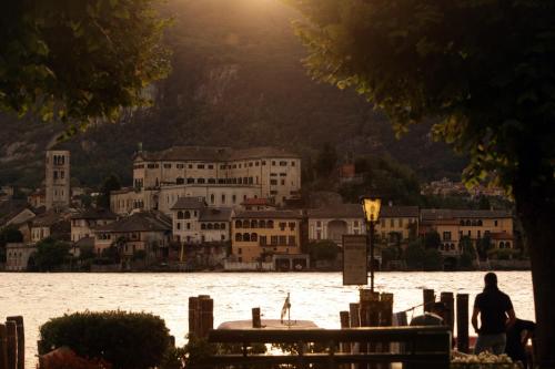 a view of a city and a body of water at Residence Casa Coppa Appartamento Aster in Omegna