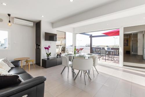 Villa Rocca - vue mer - terrasse - parking - plage - Village Naturiste