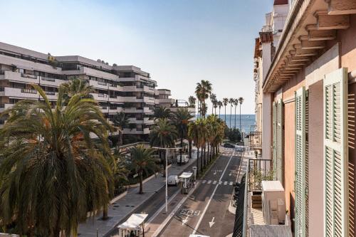 Gallery image of Modern Waikiki Hotel in Cannes