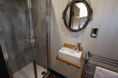 Springwood Shepherd Huts Glamping York photo 24