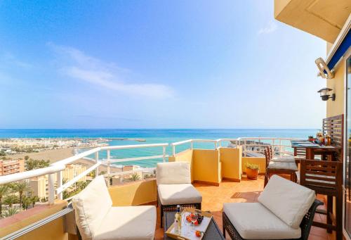 Penthouse with panoramic views - Puerto Marina, Benalmádena ...