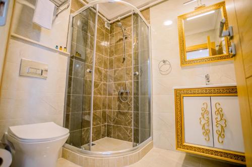A bathroom at Gülec Konak Hotel