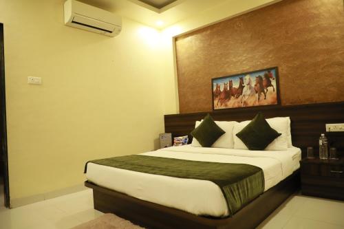 Gallery image of Hotel Blue Mystic in Pune