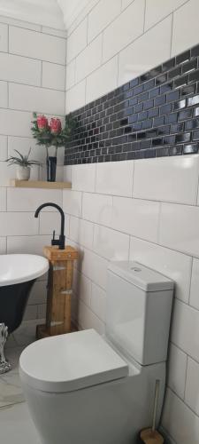 Bilik mandi di Aloe View Guesthouse
