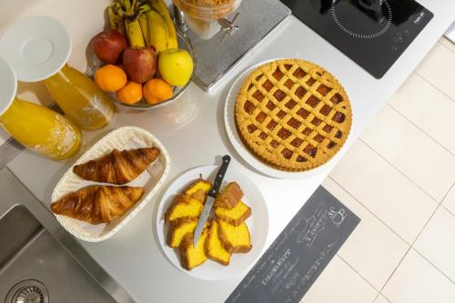 Đồ ăn tại/gần nhà khách