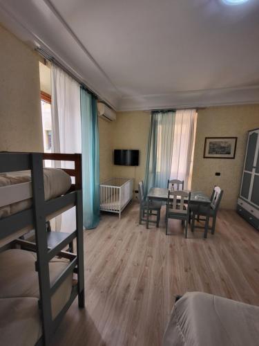 TV a/nebo společenská místnost v ubytování St. Peter's Rooms Rome