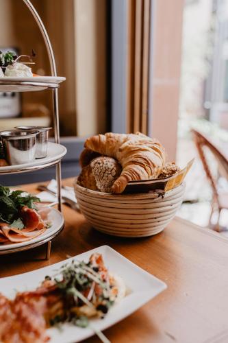 Φαγητό σε αυτό το διαμέρισμα ή κάπου εκεί κοντά