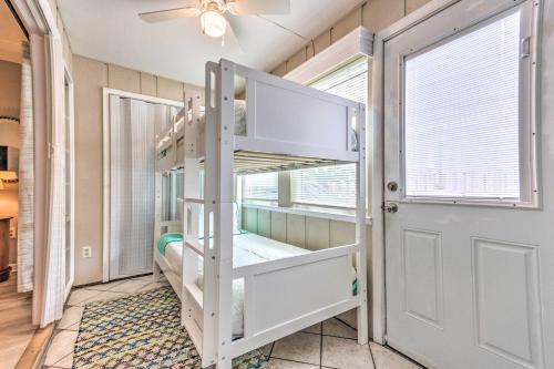 Sunny Destin Condo w/ Pool & Beach Access! photo 4
