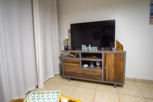 Villa Marlynにあるテレビまたはエンターテインメントセンター