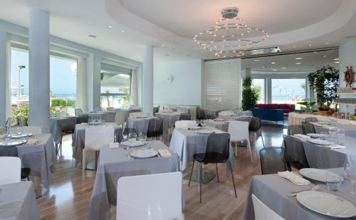 Restaurace v ubytování Hotel Rex - Fronte mare Riccione