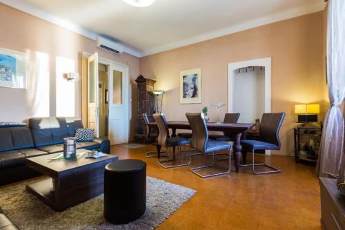 Bristol lux 3BR apartment with view
