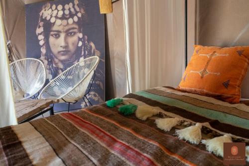 Ένα ή περισσότερα κρεβάτια σε δωμάτιο στο Beldi camp