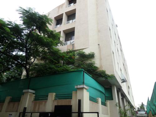 Bangunan di mana terletaknya aparthotel ini