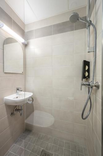 Un baño de Cosy Pepleri place, self check-in