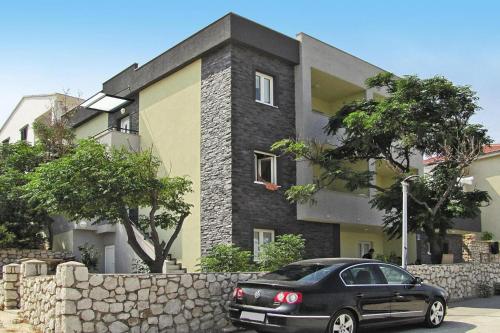 Apartments Lili, Pag close to the beach