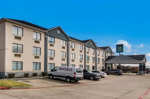 Fotografie z fotogalerie ubytování Quality Inn & Suites v destinaci Fort Worth