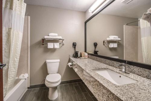 Gallery image of Quality Inn & Suites in Fort Worth