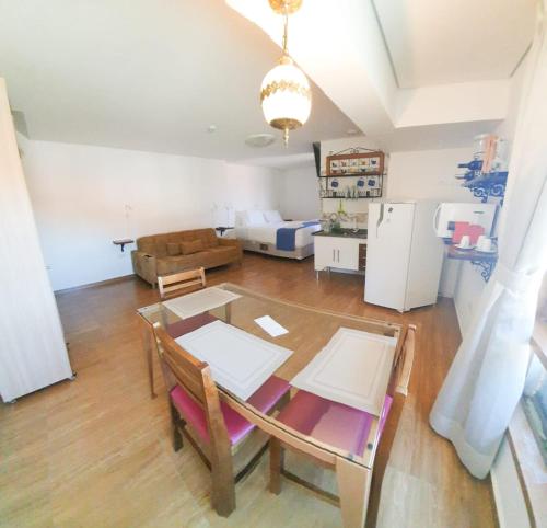 Η κουζίνα ή μικρή κουζίνα στο Hotel Chalet Monet - Granja Vianna
