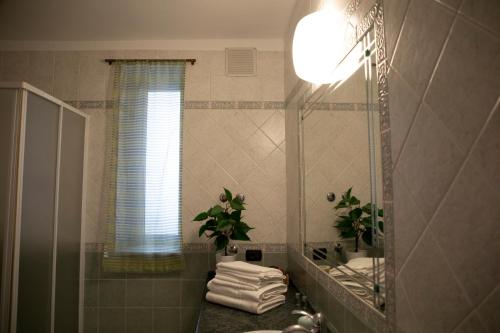 A bathroom at Relais CuoreNapoletano