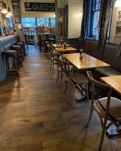 King William IVにあるレストランまたは飲食店