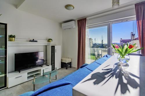Holiday apartment Zadar - with summer balcony and parking