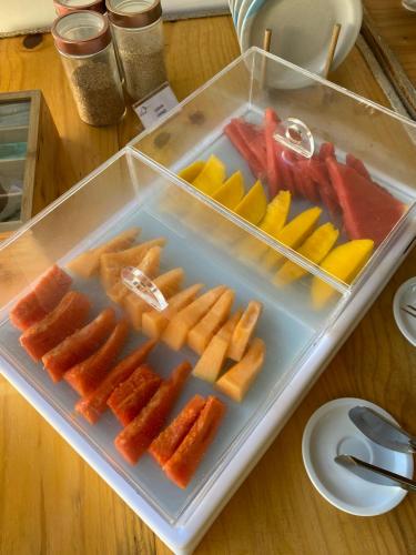 インの敷地内または近くでの食事または食べ物
