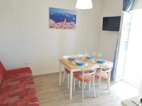Μια τηλεόραση ή/και κέντρο ψυχαγωγίας στο Apartman Nina