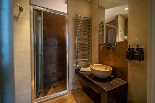 Bilik mandi di Casa Arrigo