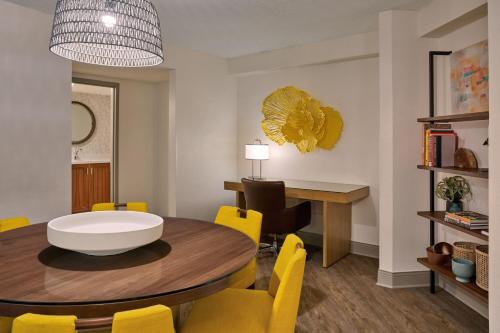 Sheraton Orlando Lake Buena Vista Resort Image