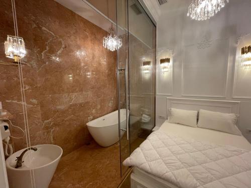 Koupelna v ubytování Rikhe palace boutique hotel