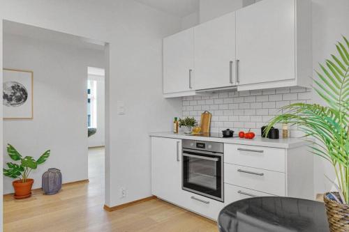 مطبخ أو مطبخ صغير في Superior 4 bedroom apartment