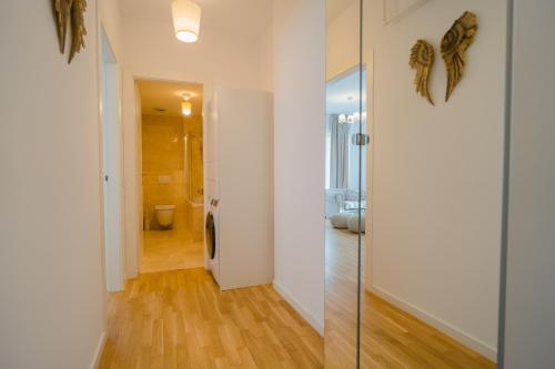 Gambar di galeri bagi Central Apartments with City View & Large Balcony di Bucharest