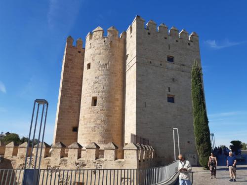 Loft La Calahorra con posibilidad de aparcamiento Pregunta por el PACK MÁS AMOR