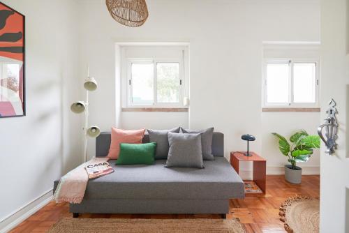 Light-Filled & Renovated Apartment, By TimeCooler