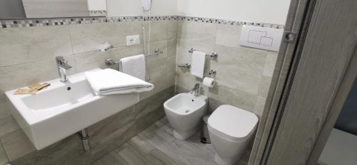 Ένα μπάνιο στο Perla del Sud - Guest House