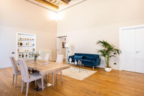A seating area at Moncada Suites & Apartments