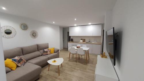 APARTAMENTO A PIE DE PLAYA.