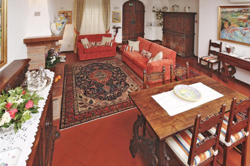 Ruang duduk di Apartment in B&B Del Giglio