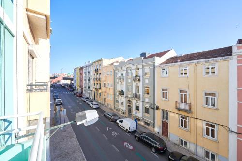 Quiet and Central 2BR APT, By TimeCooler