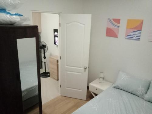 מיטה או מיטות בחדר ב-Suite 181 at Brookridge Subdivision
