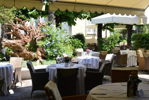 Restaurace v ubytování Hotel Goya