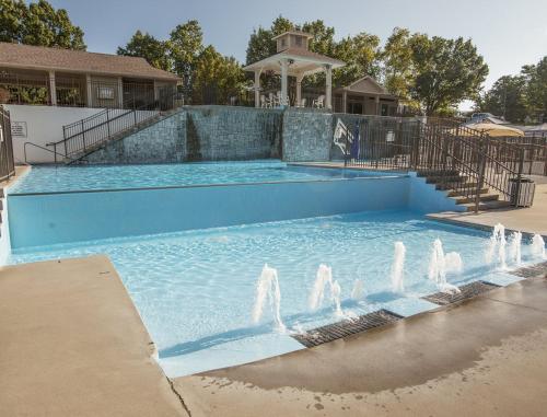 Stonebridge Village Condominiums #1 – Photos 2
