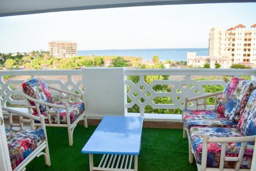 Luxurious 2 bedroom ocean view apartment